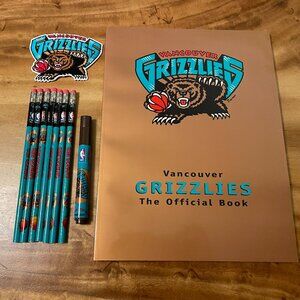 Vancouver Grizzlies Lot Official Book Doug Smith 1996 Vtg NBA Pencils Patch